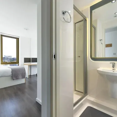 For Students Only Ensuites With Shared Kitchen At Vibrant Byrom Point Retreat With Gym, Study Room And Social Lounge In Liverpool Exterior photo