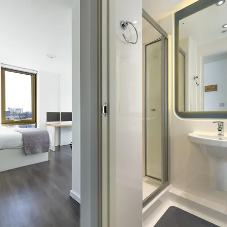 For Students Only Ensuites With Shared Kitchen At Vibrant Byrom Point Retreat With Gym, Study Room And Social Lounge In Liverpool Exterior photo