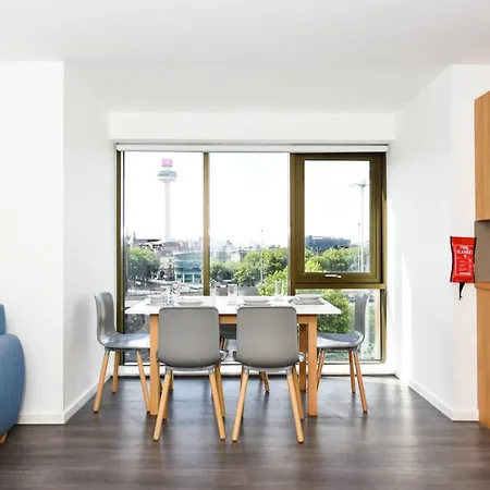 For Students Only Ensuites With Shared Kitchen At Vibrant Byrom Point Retreat With Gym, Study Room And Social Lounge In Liverpool Exterior photo