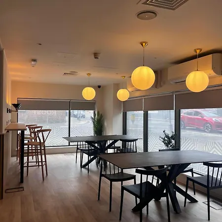 For Students Only Ensuites With Shared Kitchen At Vibrant Byrom Point Retreat With Gym, Study Room And Social Lounge In Liverpool Exterior photo