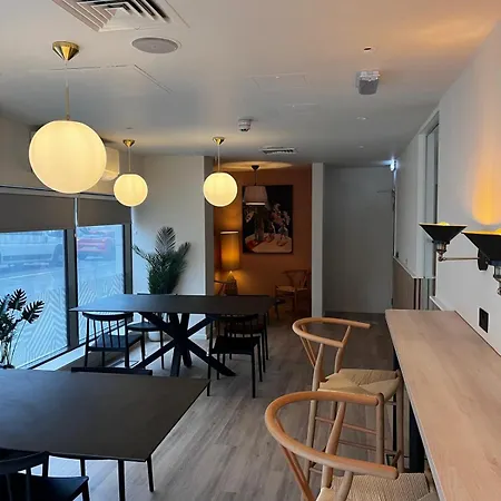 For Students Only Ensuites With Shared Kitchen At Vibrant Byrom Point Retreat With Gym, Study Room And Social Lounge In Liverpool Exterior photo