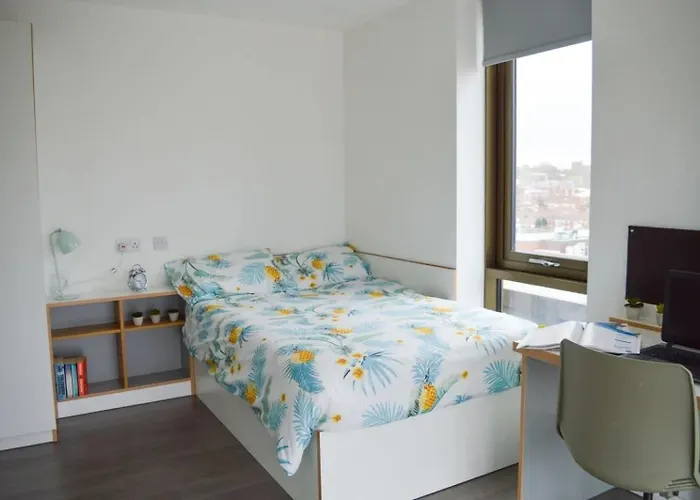 For Students Only Ensuites With Shared Kitchen At Vibrant Byrom Point Retreat With Gym, Study Room And Social Lounge In Liverpool