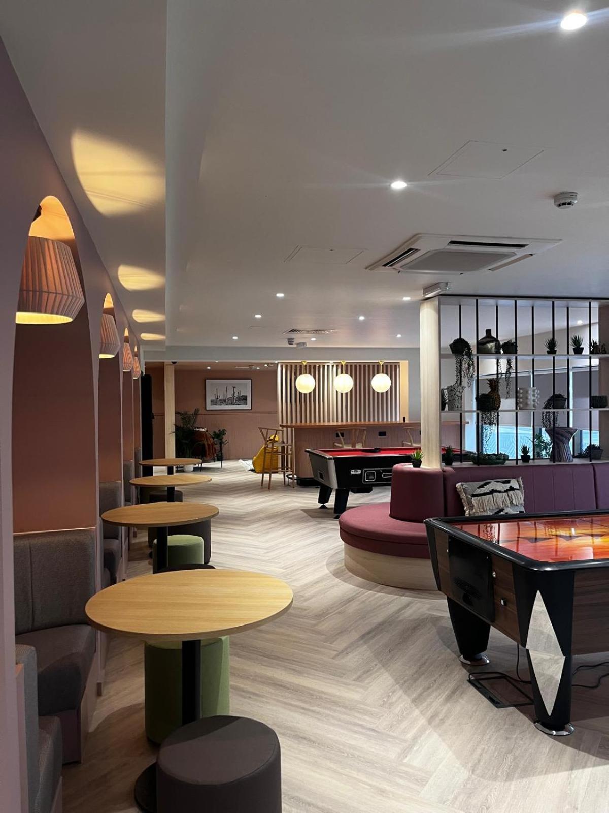 Apartment For Students Only Ensuites With Shared Kitchen At Vibrant Byrom Point Retreat With Gym, Study And Social Lounge In Liverpool